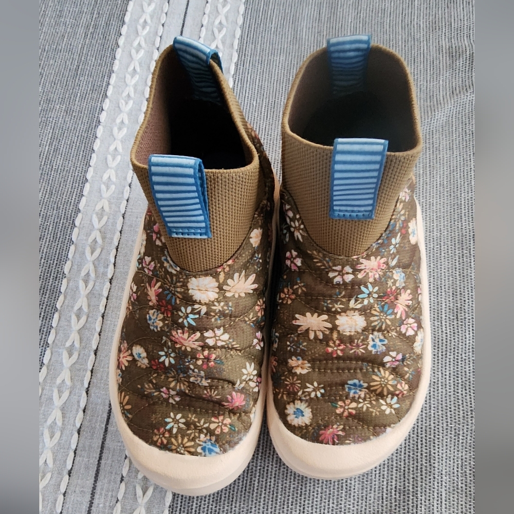 Women's Olive Floral Slip-On Sneakers